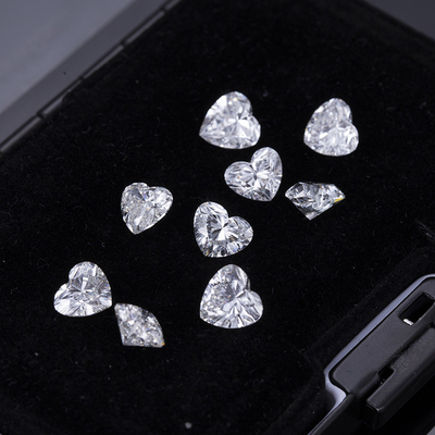 DEF لون VVS وضوح الماسات الصغيرة Melee 2.4-2.7x4.3-4.5mm 0.01 إلى 0.68ct شكل قلب أبيض
